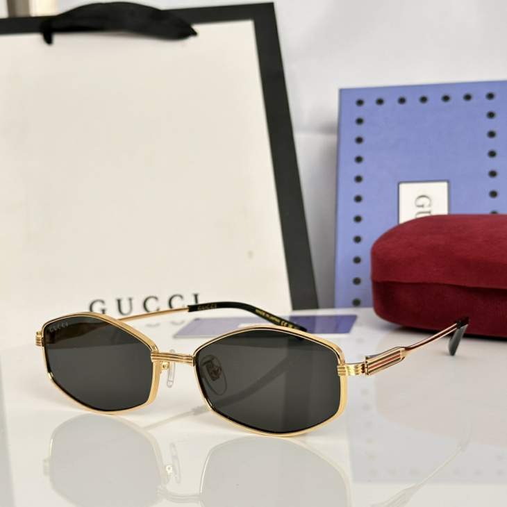 Picture of Gucci Sunglasses _SKUfw79339058fw